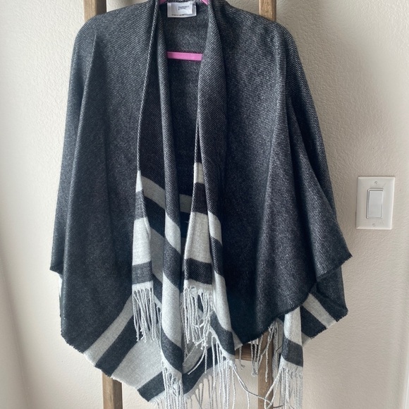 summer & rose Sweaters - NWOT - Summer & Rose cardigan/sweater OS